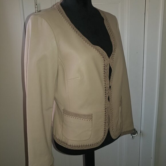 Nine West: Taupe/Nude Butter Soft Leather Blazer/Jacket W/Crochet Trim - Size L - Picture 4 of 10